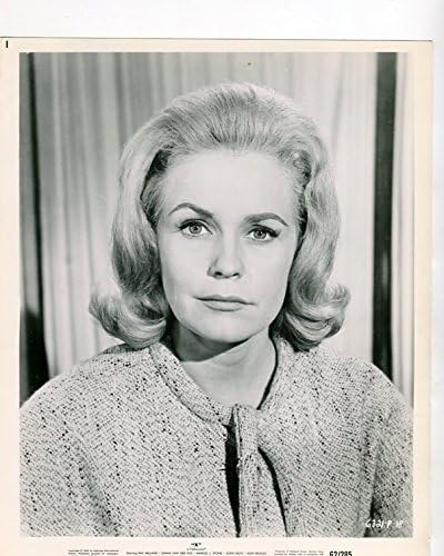 Diana Van der Vlis as Dr. Fairfax in X: the Man with the X-Ray Eyes