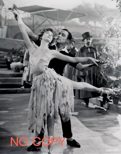 Leslie Caron and Gene Kelly dance in An American in Paris