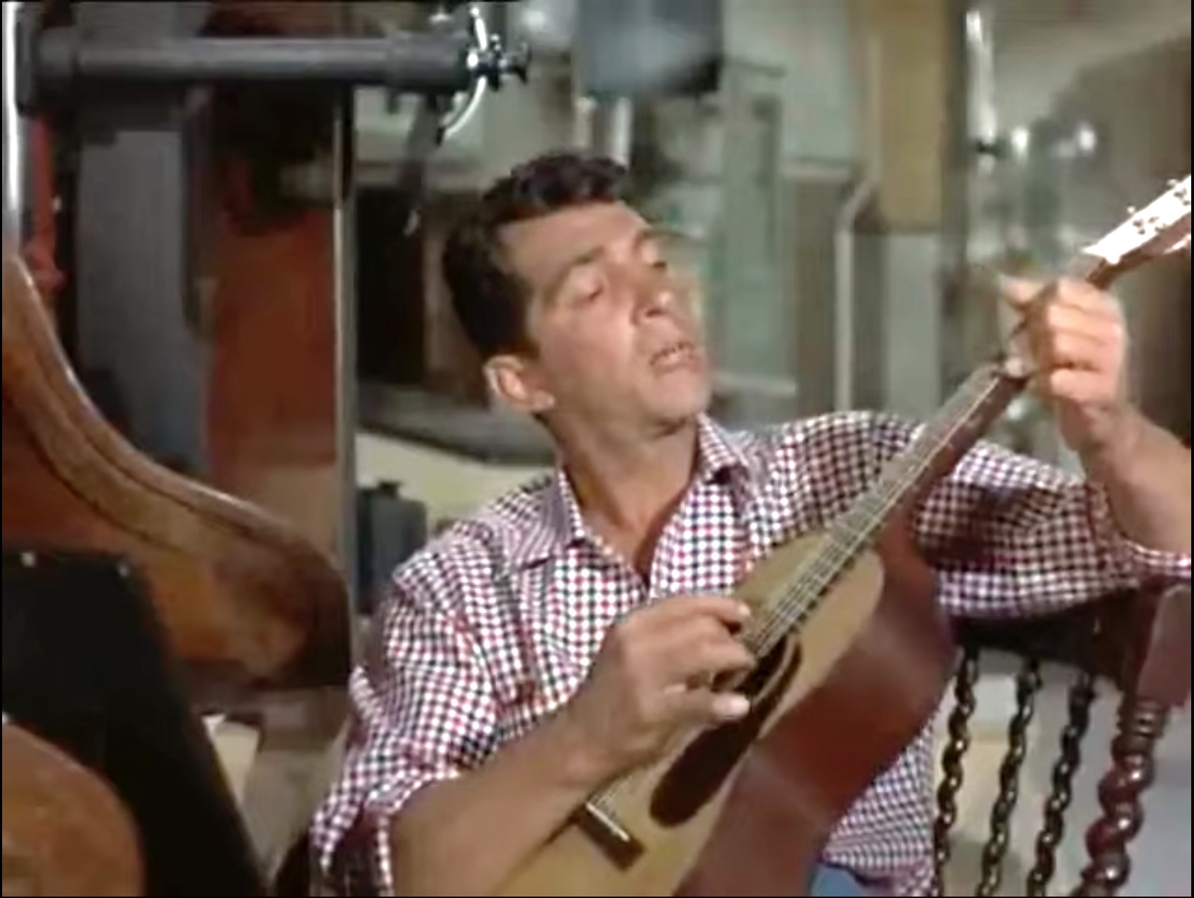 Song lyrics to That's What I Like. Music by Jule Styne, Lyrics by Bob Hilliard. Sung by Dean Martin in Living It Up.
