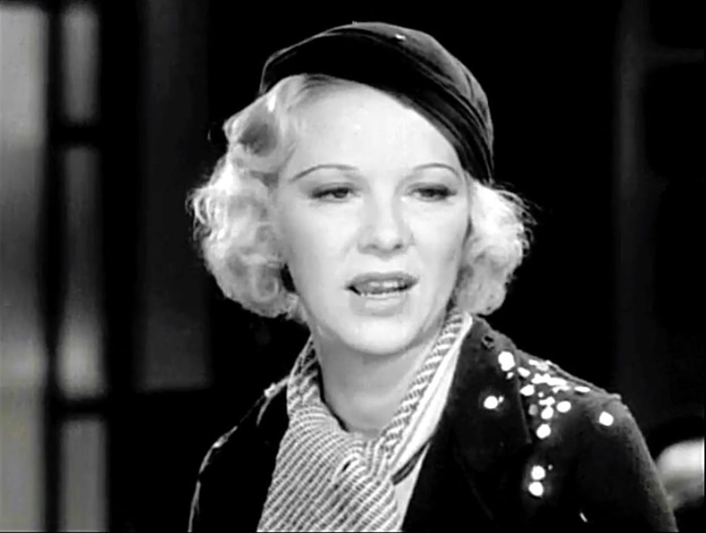 Charlotte Duncan (Fay Wray) in "Mystery at the Wax Museum"
