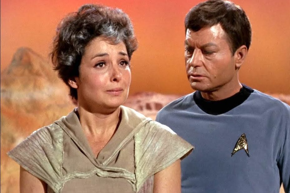 Nancy Crater and Dr. McCoy ('Bones') in The Man Trap - Star Trek season 1