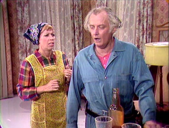 Carol Burnett and Art Carney as the exterminator who's lost his nerve