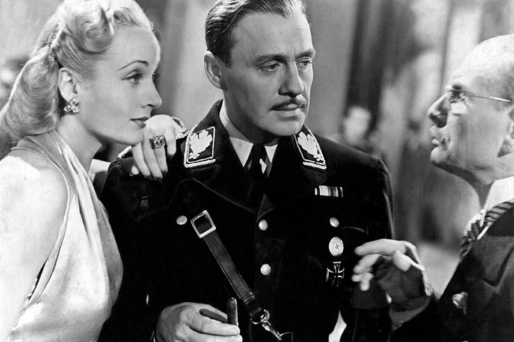 The acting troupe in "To Be or Not to Be" - Carole Lombard, Jack Benny