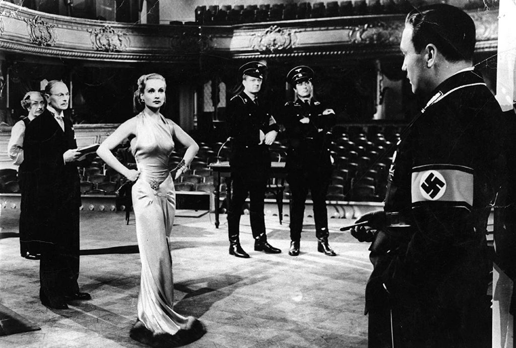 Maria Tura (Carole Lombard) facing the Nazis