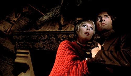 Elke Sommer & Antonio Cantafora frightened in "Blood Baron"